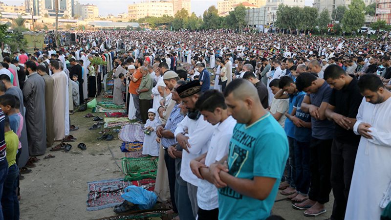صلاة العيد في الساحات