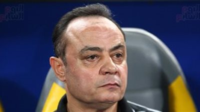 طارق يحيي يجهز لاعبيه بمباراة ودية أمام الشمس