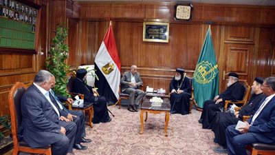 محافظ القليوبية يستقبل أساقفة شبين القناطر وكفر شكر للتهنئة بـ عيد الأضحى 2018