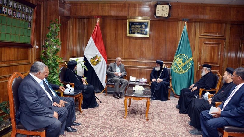محافظ القليوبية يستقبل