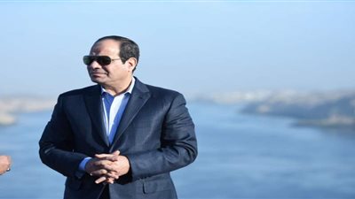 فيديو.. جولة الرئيس السيسي لمشروع إنشاء الميناء الغربي الجديد برأس التين