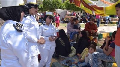 متحرشي حديقة الحيوان في قبضة الشرطة النسائية