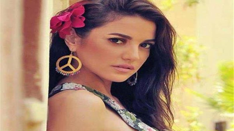 الفنانة درة 