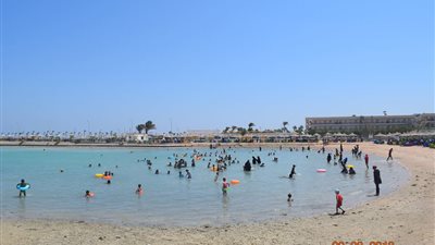 توافد المواطنين على شواطئ الغردقة ثاني أيام عيد الأضحى المبارك 2018