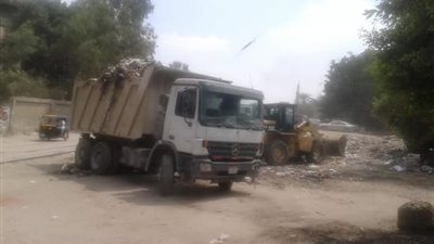 صور.. رفع ٩٠ طن مخلفات في حملة نظافة بـ أبو زعبل 