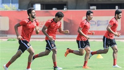 ثنائي الأهلي يغيبان عن المران 