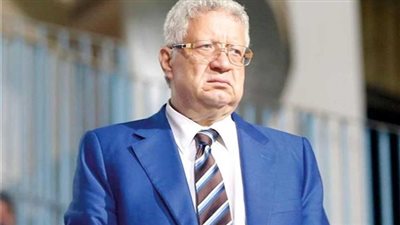 مرتضى منصور يؤازر لاعبي الزمالك في المران