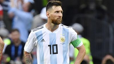 سكالونى: لم أتحدث مع ميسي حول مستقبله ولا يمكننى تجاهل إستدعائه