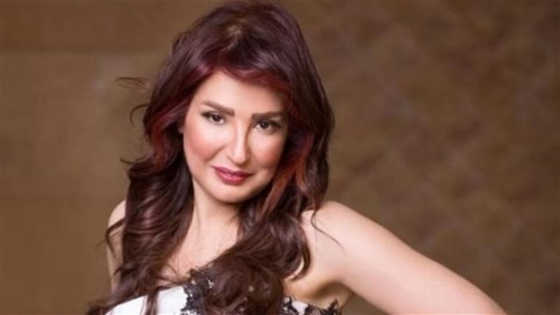 الفنانة أمل رزق 