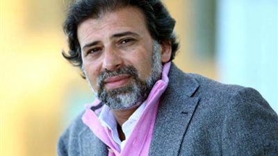 شاهد رد فعل خالد يوسف عند سماع خبر وفاة ياسر المصري 