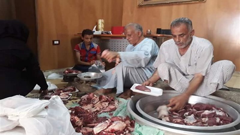 توزع ٢٠٠ شنطة لحوم