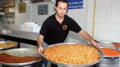 ضبط مصنع حلويات شرقية بدون ترخيص بـ شبرا الخيمة 