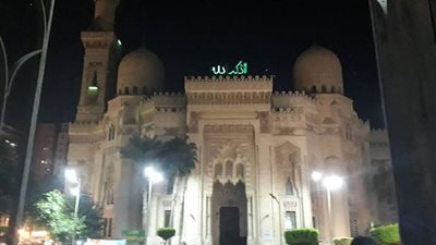 فيديو.. ليلة ساهرة في وداع عيد الأضحى أمام مسجد المرسي أبو العباس
