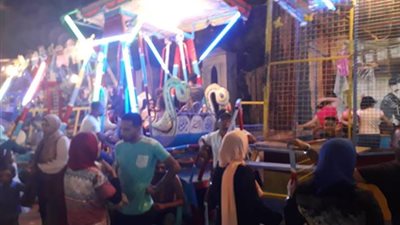 صور.. أمام المرسي أبو العباس.. الأطفال تلعب والأهل يستمتعون