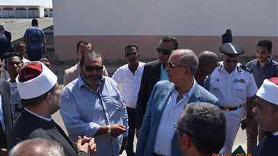 محافظ البحر الأحمر ووزير الاوقاف يتفقدان مدينة الحرفيين بالغردقة