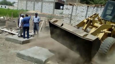 إزالة حالة تعدِ بالبناء على أرض زراعية بمركز ديرمواس 