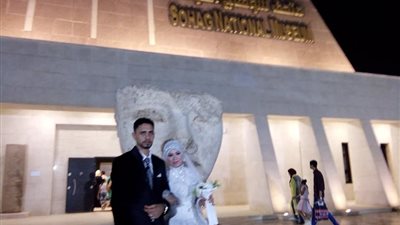 عروسان في أحضان متحف سوهاج القومي