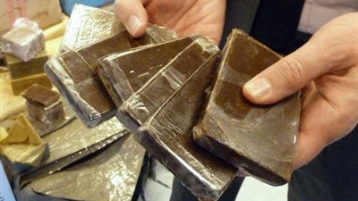 ضبط سائق بحوزته نصف كيلو حشيش بـ قليوب 