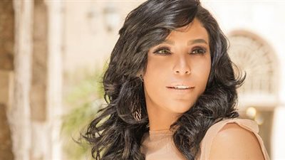 شاهد إطلالة صباحية لـ أمينة 