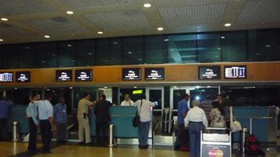 تطبيقًا لمبدأ المعاملة بالمثل.. سلطات مطار القاهرة تعترض دبلوماسيًا فرنيسا لا يحمل تأشيرة مسبقة