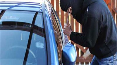 سرقة مشغولات ذهبية من داخل سيارة في عز النهار