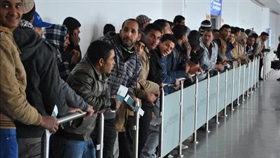 عاجل.. الحكومة تنفي تراجع الطلب على العمالة المصرية بالخارج