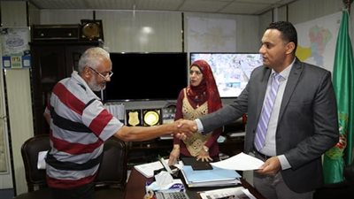 سكرتير عام المنوفية يبحث عدداً من الشكاوي والطلبات خلال لقاء خدمة المواطنين