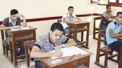 أولياء الأمور بالفيوم ينتظرون نتيجة الدور الثاني بـ الثانوية العامة