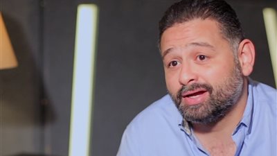 أمير شاهين: أنا وإلهام 
