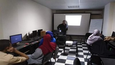 صور| بدء التدريب الحاسوبي للعاملين بالقوي العاملة بـ القليوبية