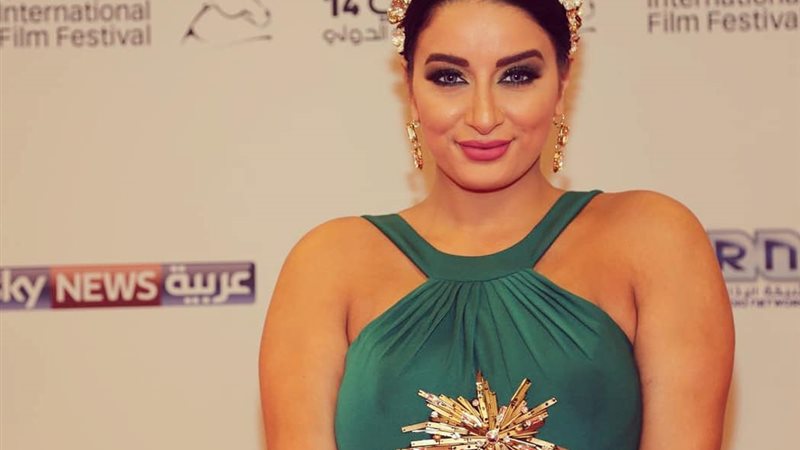 جولي بكر