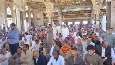 توافد المصلين على مسجد الفتح بـ رمسيس لأداء صلاة الجمعة