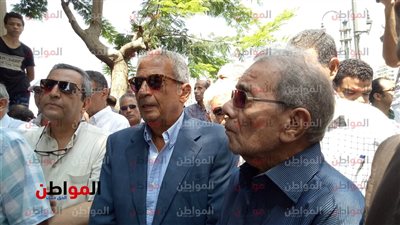 صور.. عمرو موسى يشهد تشييع جنازة الكاتب حسين عبد الرازق