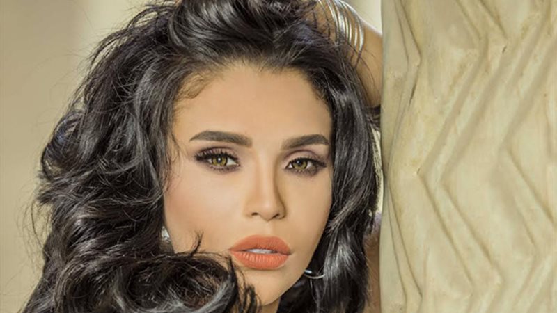 الفنانة أمينة 