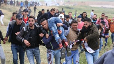 الصحة الفلسطينية: 240 مصاب في جمعة مسيرتنا مستمرة 