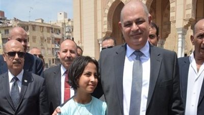 بعد 24 ساعة من حلف اليمين.. محافظ الغربية يؤدى صلاة الجمعة بـ مسجد السيد البدوى