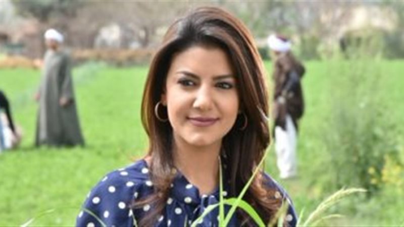 الفنانة ياسمين علي