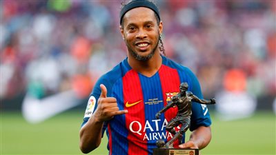 رونالدينيو يتمني عودة نيمار لـ برشلونة