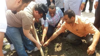 رئيس جامعة طنطا يُشارك طلاب 