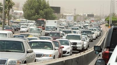 توقف حركة المرور أعلى دائري المنصورية