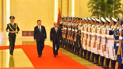 الرئيس السيسي يؤكد أهمية العمل لزيادة حجم التبادل التجاري بين مصر والصين