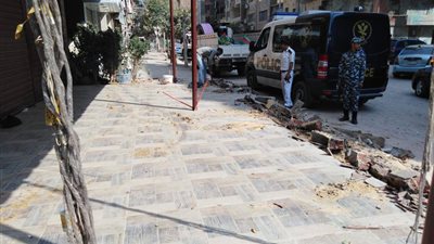 صور .. رئيس حي عين شمس يوجه حملة لإزالة الإشغالات
