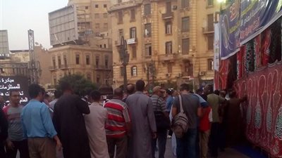 فيديو.. طوابير أمام معارض 