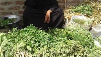 رغم صعوبة الظروف.. ضحت بسعادتها وتحملت أعباء أسرتها