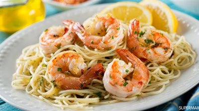 تعرفي على طريقة مكرونة بالجمبري والسبانخ