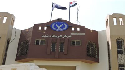 ضبط مسجل خطر لإدارته مصنع أسلحة نارية داخل سكنه في البحيرة
