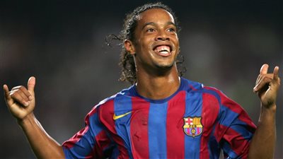 رونالدينيو يكشف أمنيته مع برشلونة