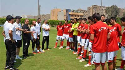 صور.. المنتخب الأوليمبي يختتم تدريباته قبل السفر إلى روسيا الليلة