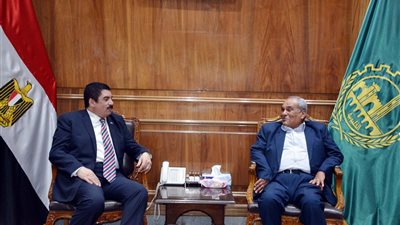 محافظ بني سويف الأسبق يهنئ الدكتور علاء عبدالحليم بتعيينه محافظا للقليوبية 