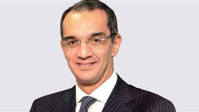 وزير الاتصالات: نعمل على مد كابلات الألياف الضوئية إلى أنحاء الجمهورية